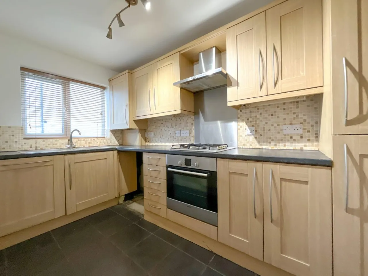 Healey Street, Batley, WF17, photo 3