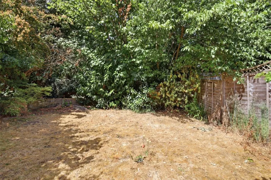 with 3 bedrooms in Stansted, CM24, photo 13