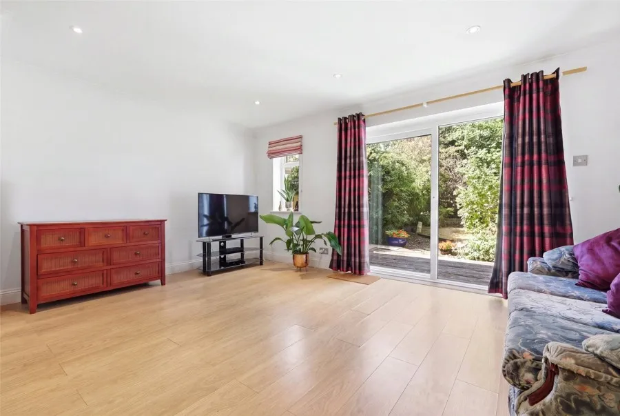 with 3 bedrooms in Stansted, CM24, photo 6