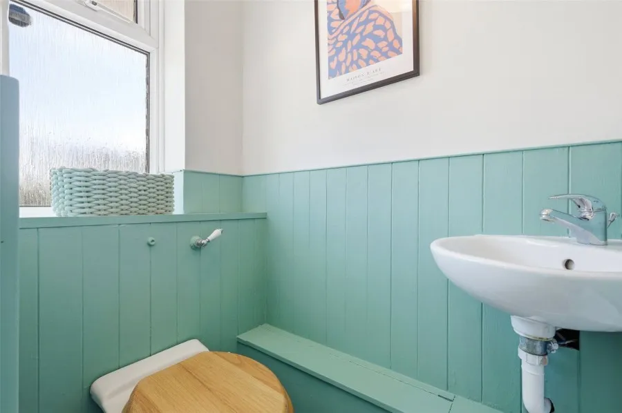 with 3 bedrooms in Stansted, CM24, photo 12