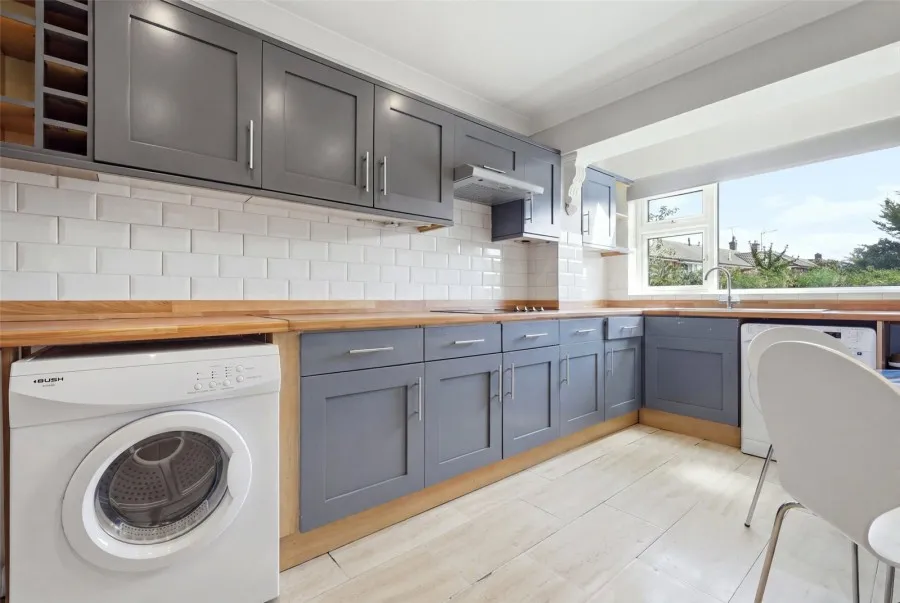 with 3 bedrooms in Stansted, CM24, photo 2