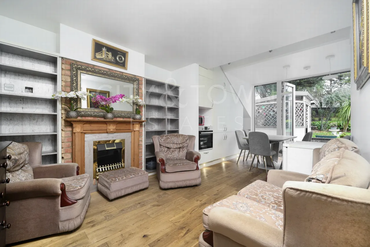 Moore Avenue, Grays, RM20, photo 3
