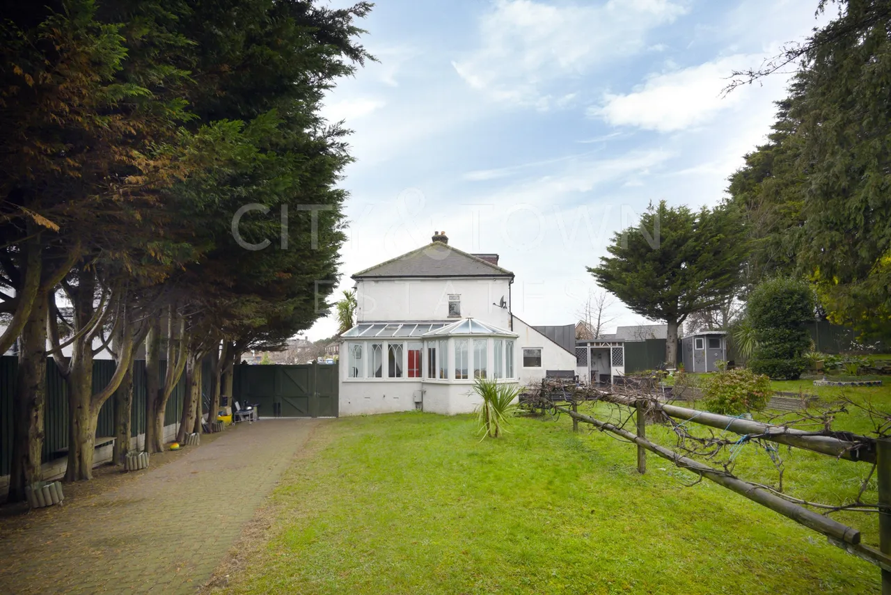 Moore Avenue, Grays, RM20, photo 18
