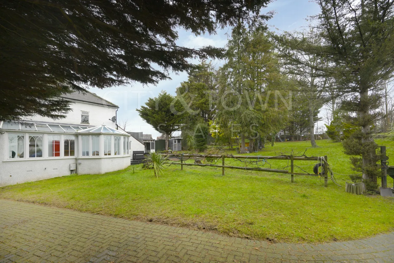 Moore Avenue, Grays, RM20, photo 19