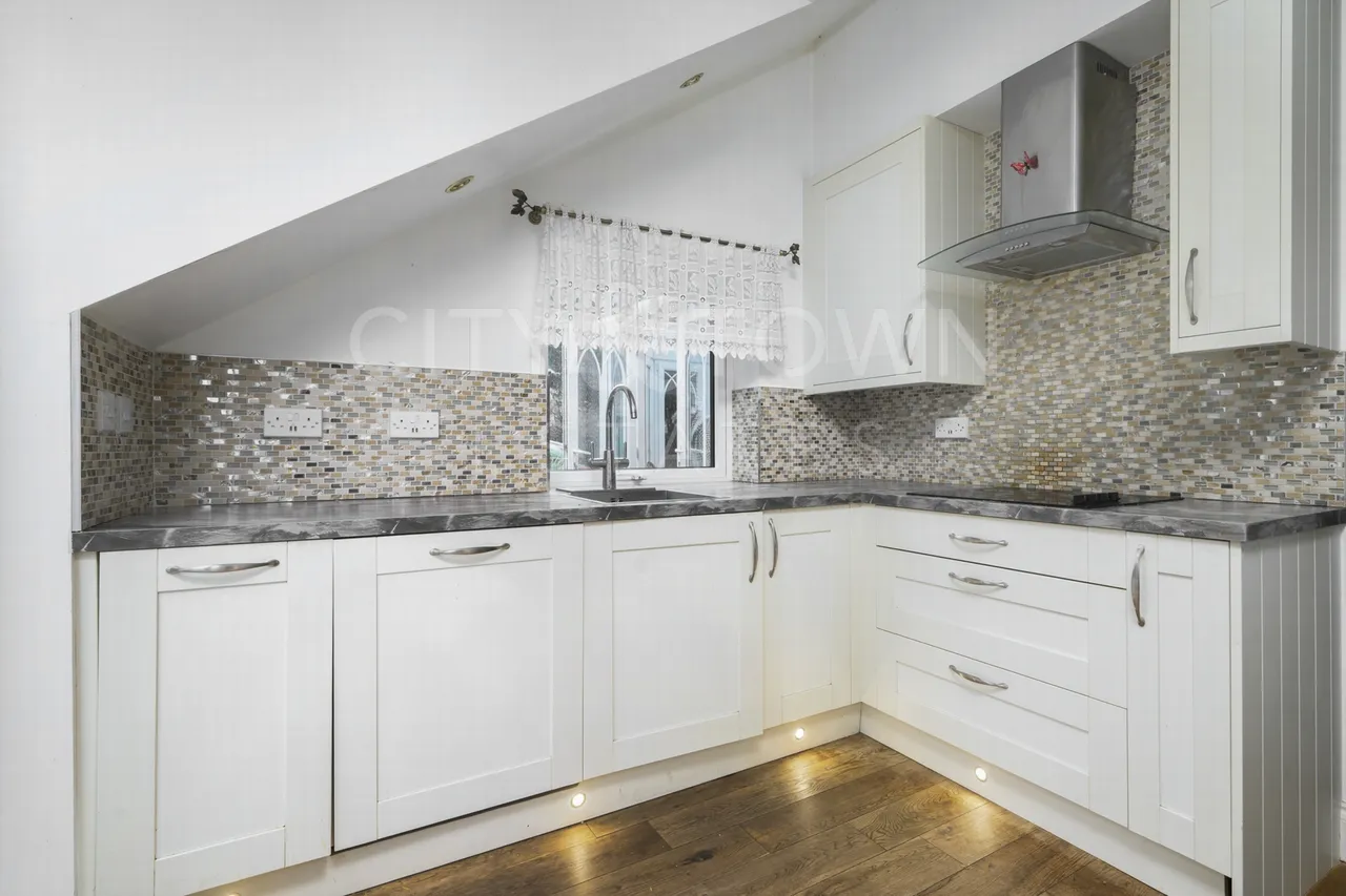 Moore Avenue, Grays, RM20, photo 6