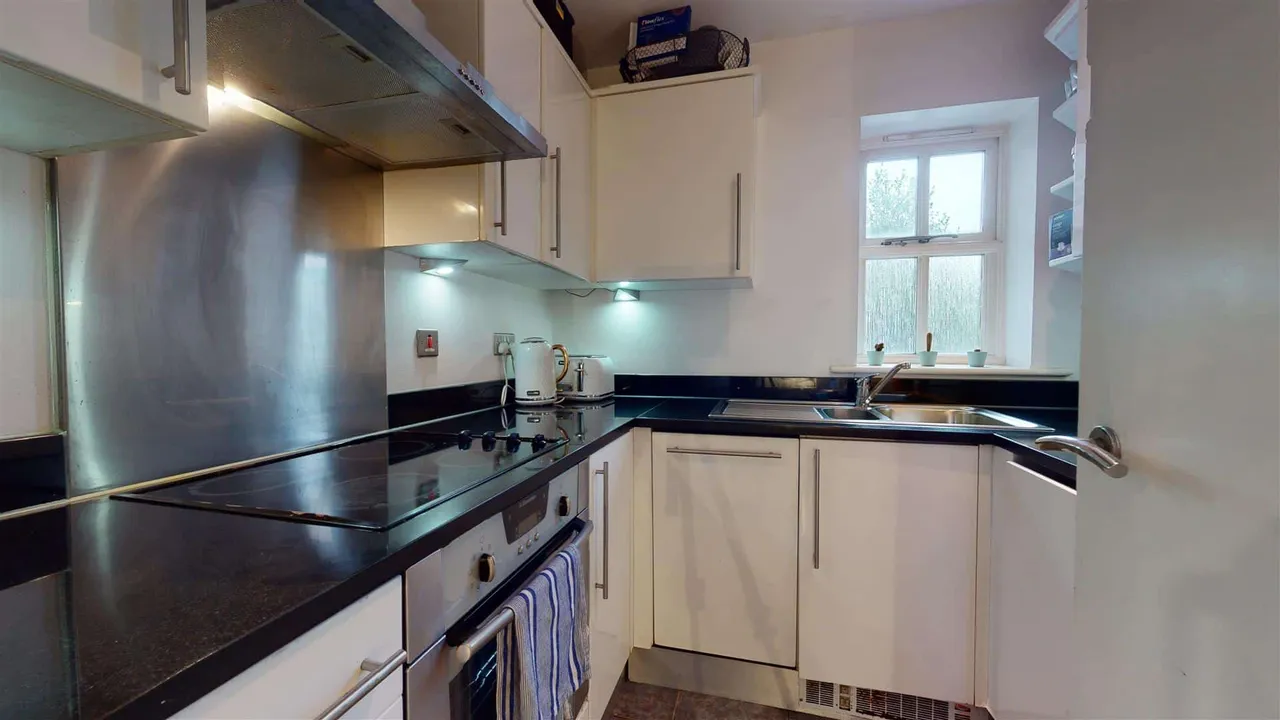Hetton House, Station Road, Loughton, photo 8