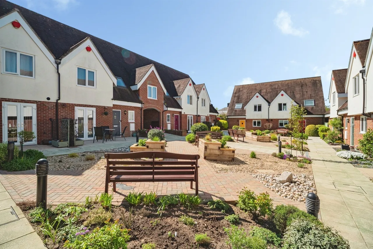 2 bed house for sale — High Street, Puddletown, Dorchester