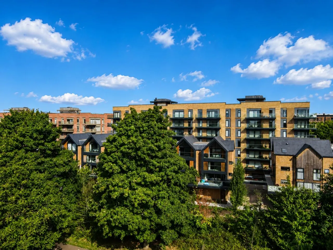 2 bed flat for sale — 3rd Floor Apartment, Riverside Park