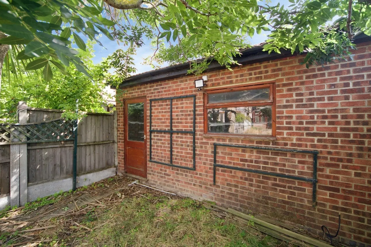 Sedgemoor Drive, Dagenham, RM10, photo 8