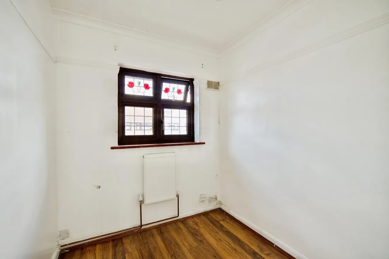 Sedgemoor Drive, Dagenham, RM10, photo 12