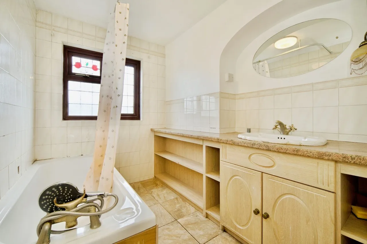 Sedgemoor Drive, Dagenham, RM10, photo 20