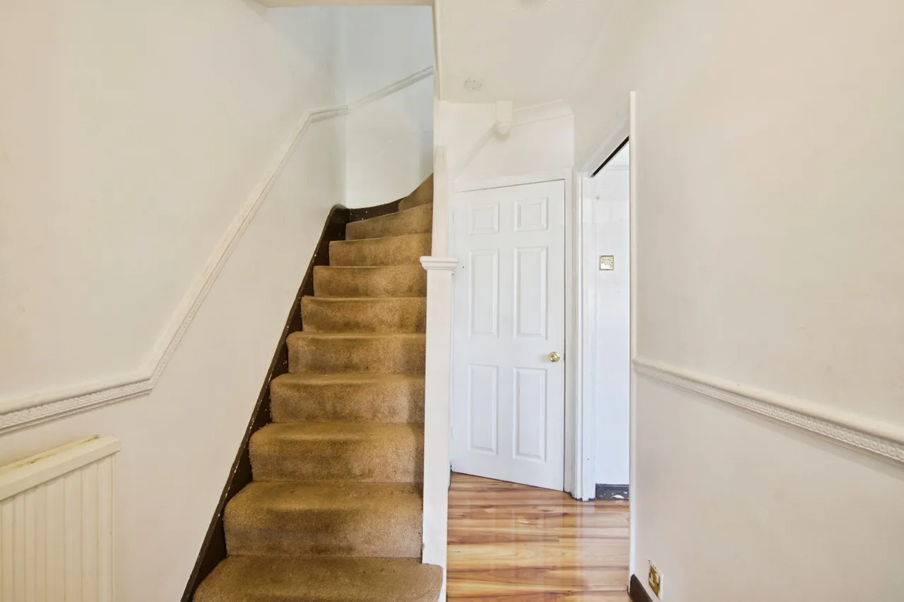 Sedgemoor Drive, Dagenham, RM10, photo 17