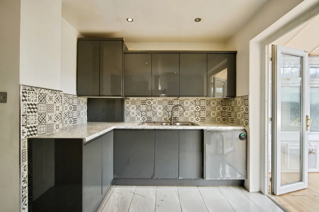 Sedgemoor Drive, Dagenham, RM10, photo 15