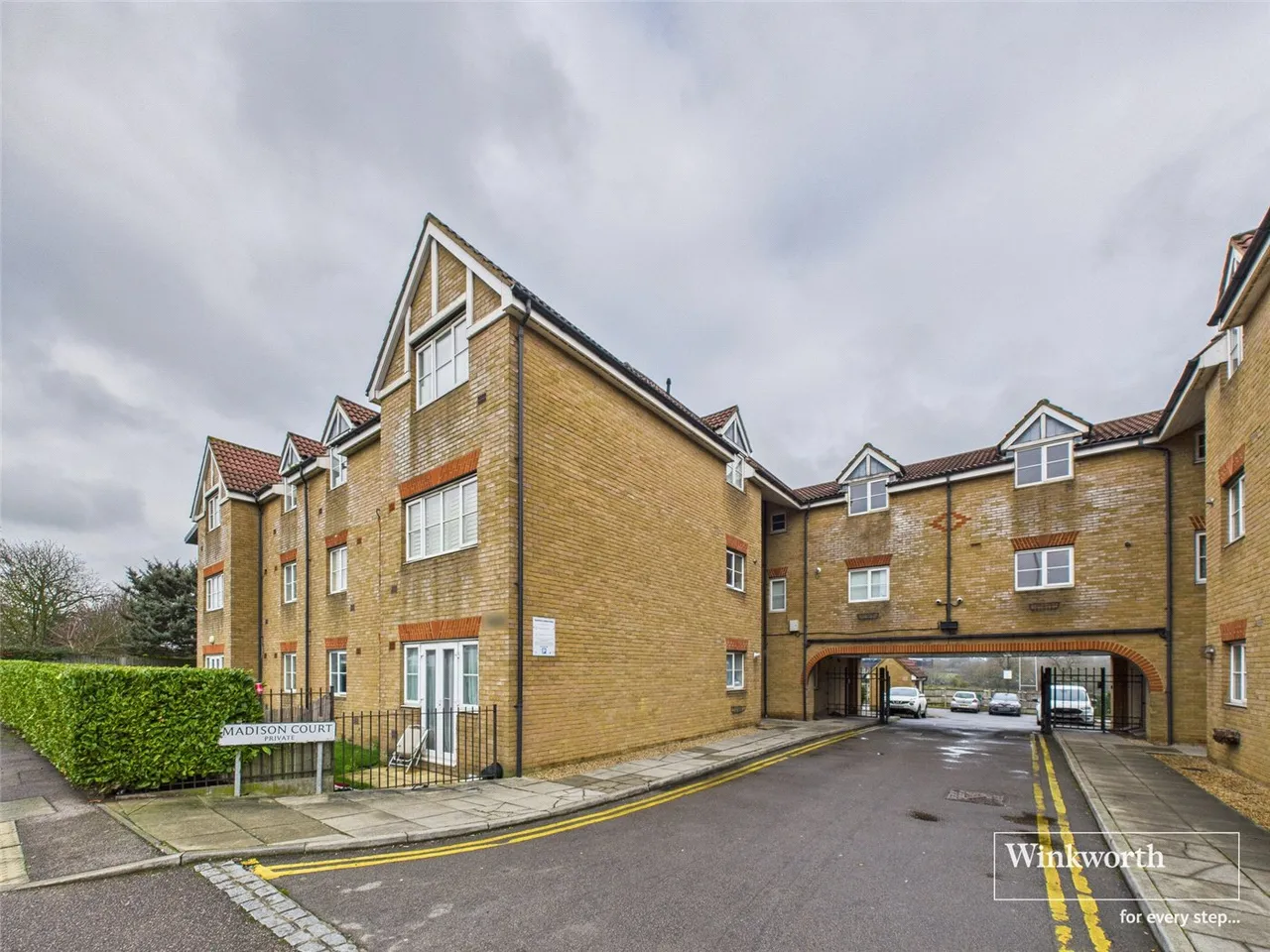 Great North Way, London, NW4, photo 10