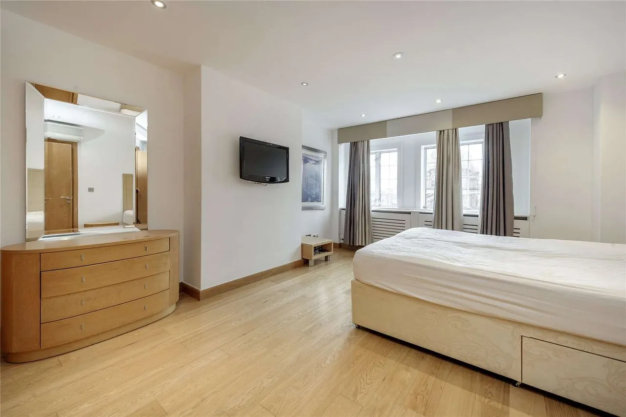 Brompton Road, London, SW3 1ET, photo 6