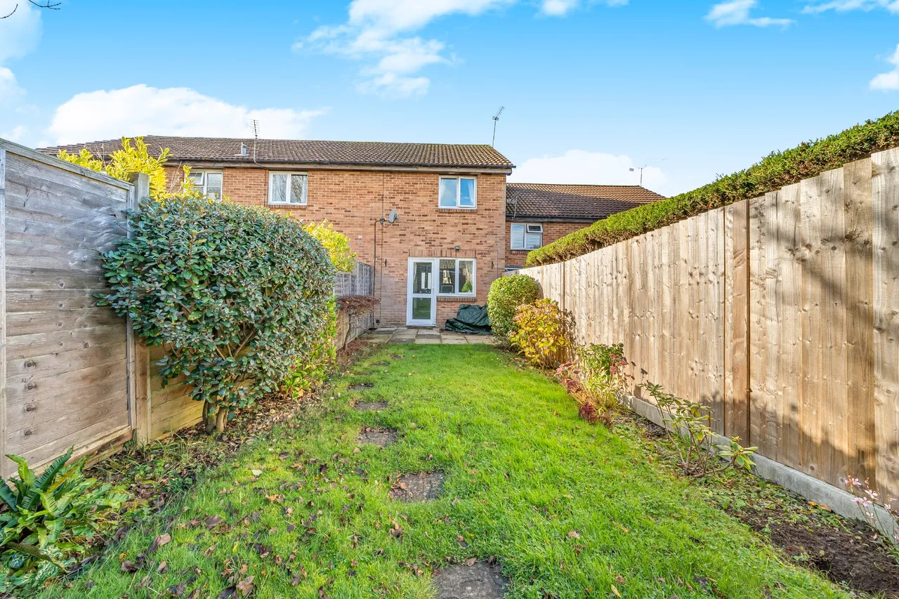 Ashbury Crescent, Guildford, GU4, photo 17