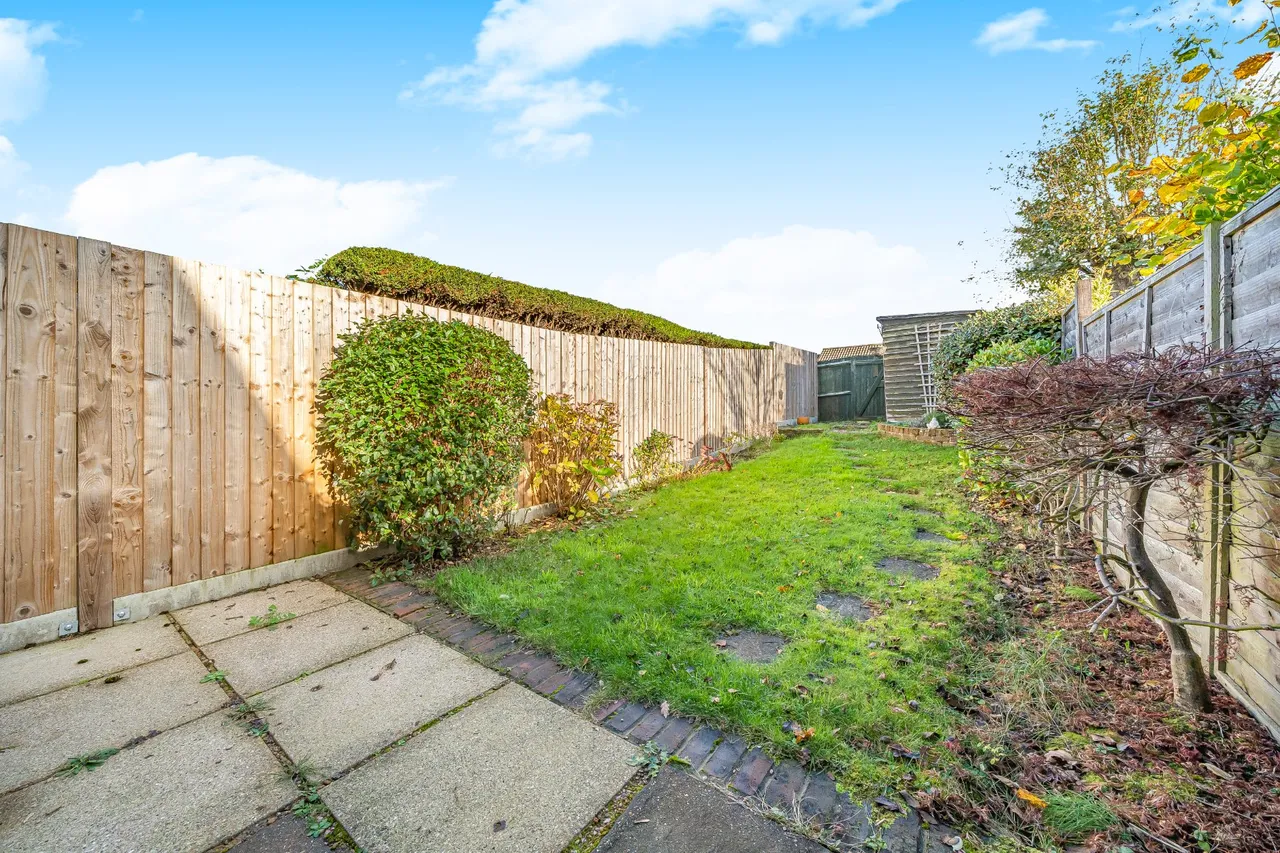 Ashbury Crescent, Guildford, GU4, photo 16