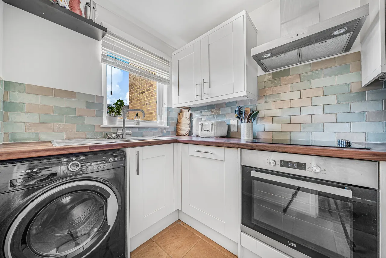 Ashbury Crescent, Guildford, GU4, photo 5