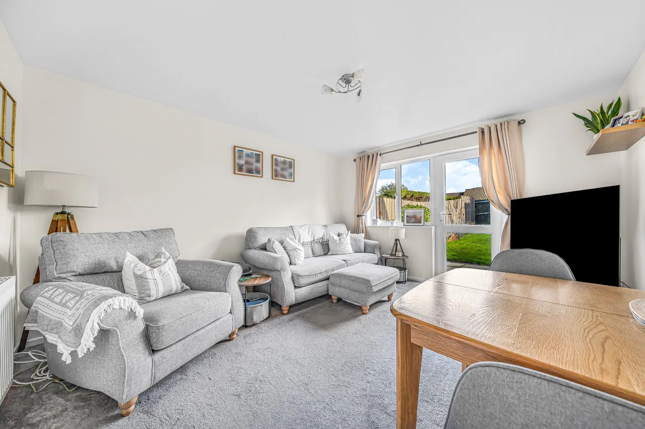 Ashbury Crescent, Guildford, GU4, photo 9