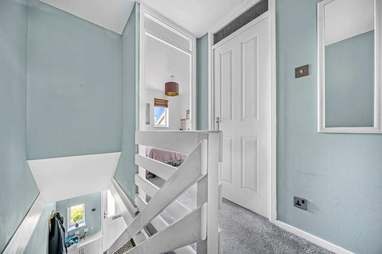 Ashbury Crescent, Guildford, GU4, photo 14