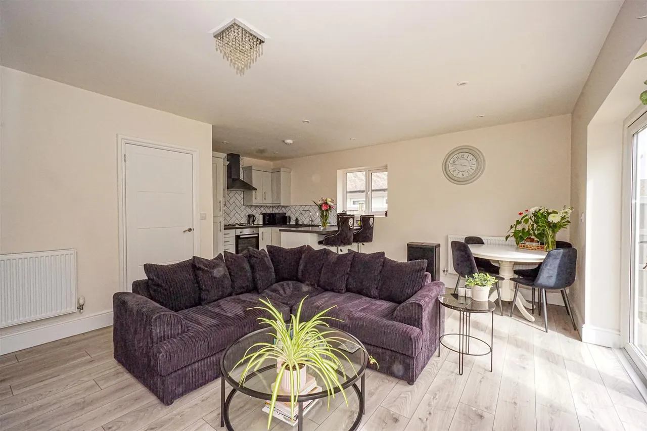 Ironlatch Avenue, St. Leonards-On-Sea, photo 5
