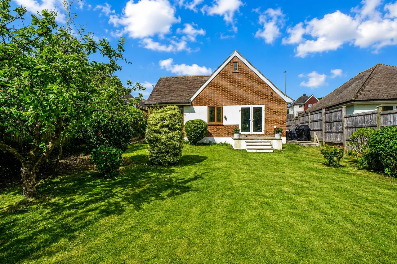 Ironlatch Avenue, St. Leonards-On-Sea, photo 11