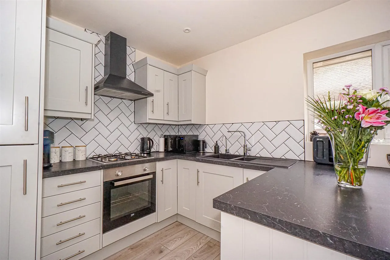Ironlatch Avenue, St. Leonards-On-Sea, photo 14