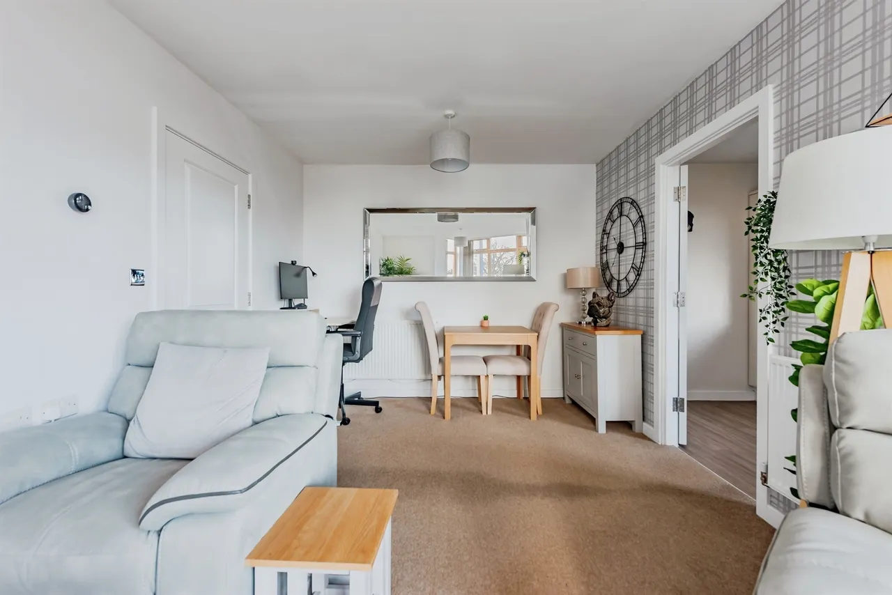 Carlton Road, Redhill, photo 8