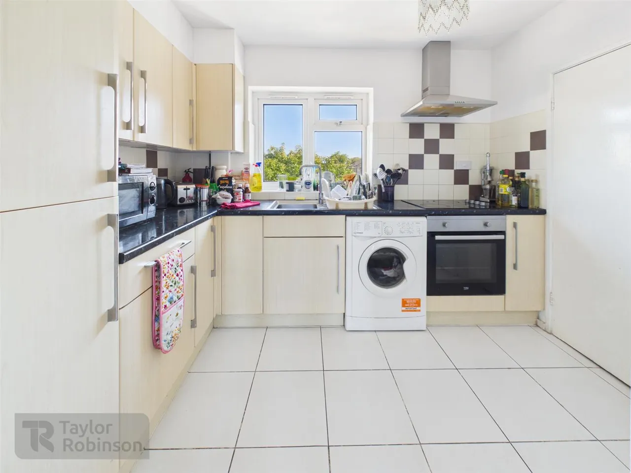 Southgate Drive, Southgate, RH10, photo 2