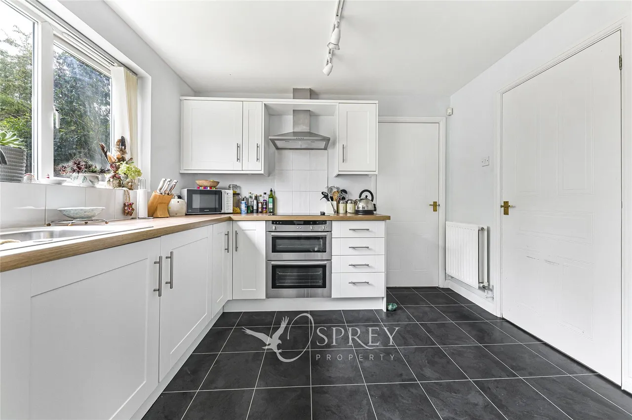 St. Christophers Drive, Oundle, PE8, photo 4