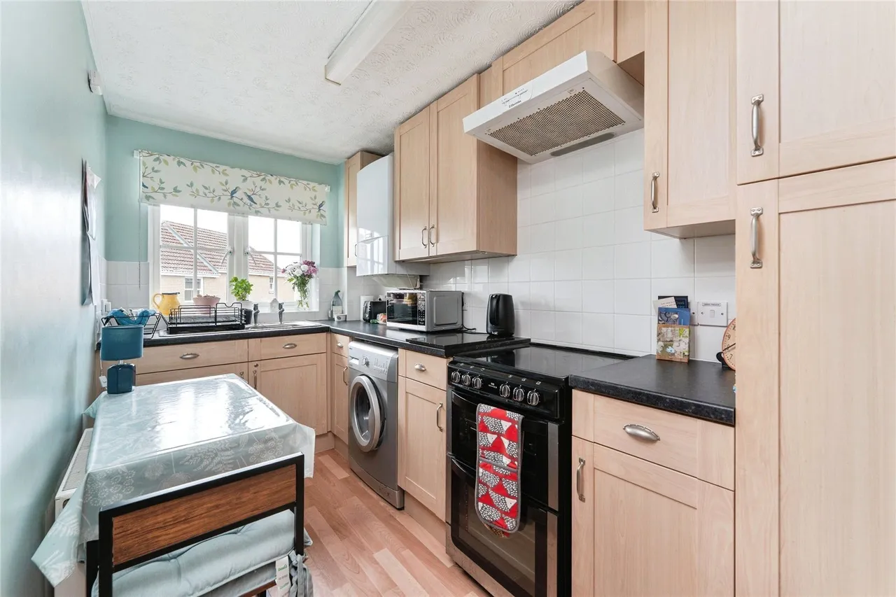 St. Andrews Close, Sutton, CB6, photo 3