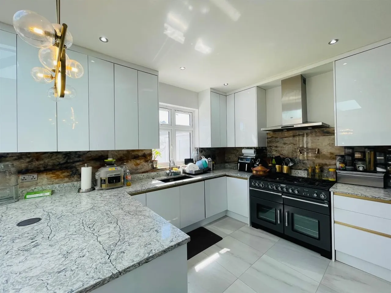 Vista Drive, Ilford IG4 5JF, photo 7