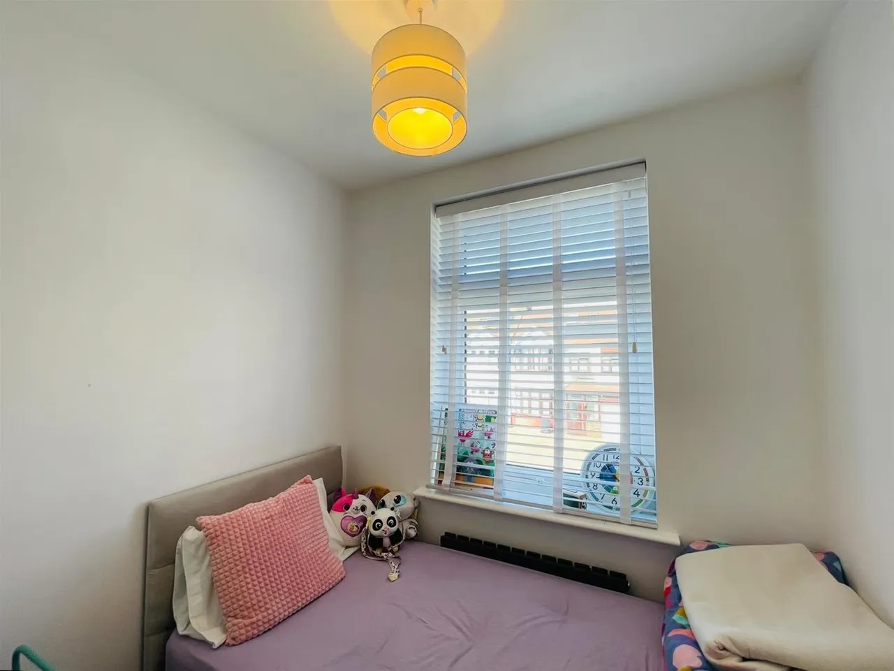Vista Drive, Ilford IG4 5JF, photo 19