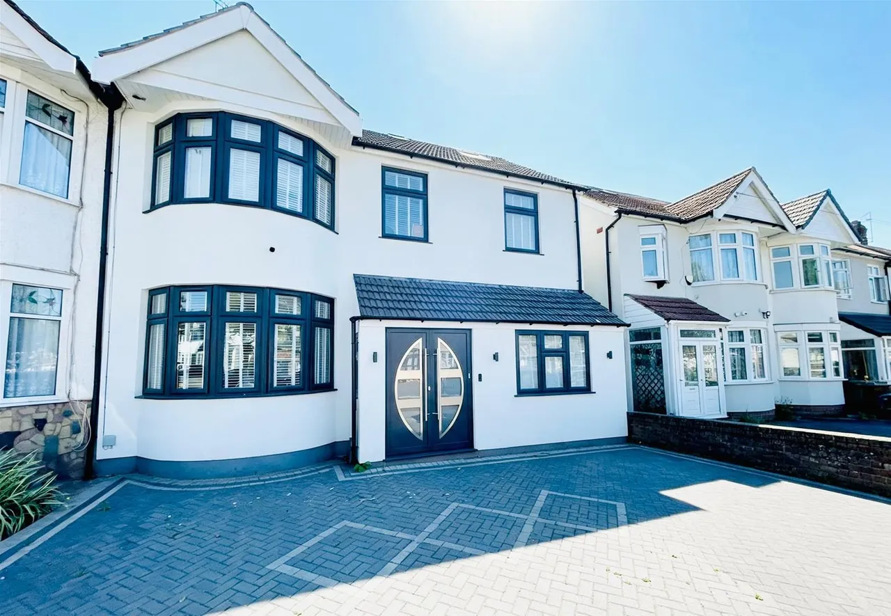 Vista Drive, Ilford IG4 5JF, photo 23