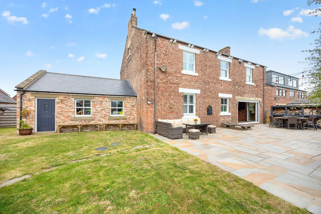 Park Farm Barns The Old Farm House Blyth NE24 4HD, NE24, photo 11