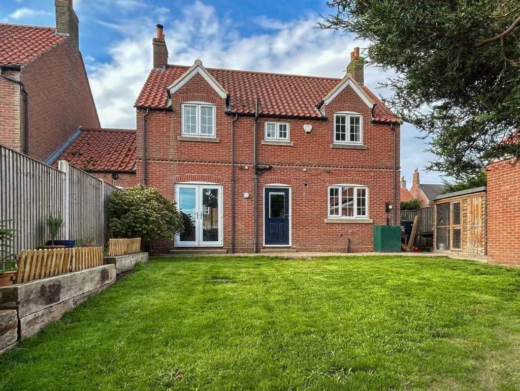 Long Marston ~ Manor Chase, YO26, photo 2