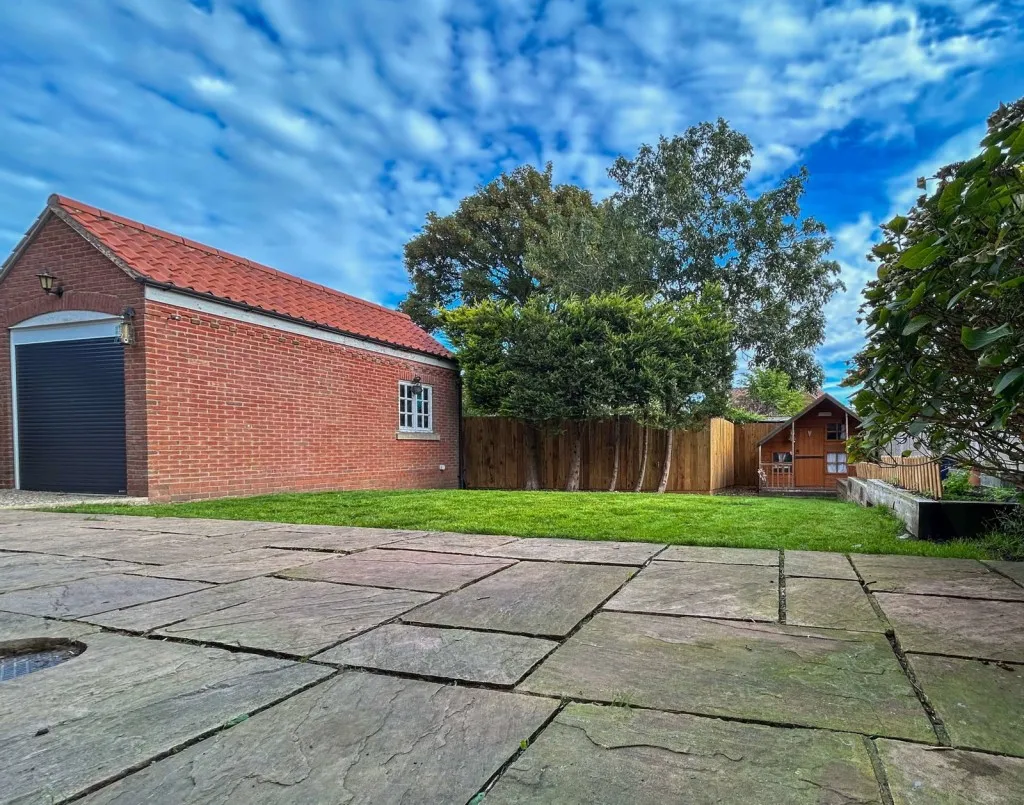 Long Marston ~ Manor Chase, YO26, photo 18