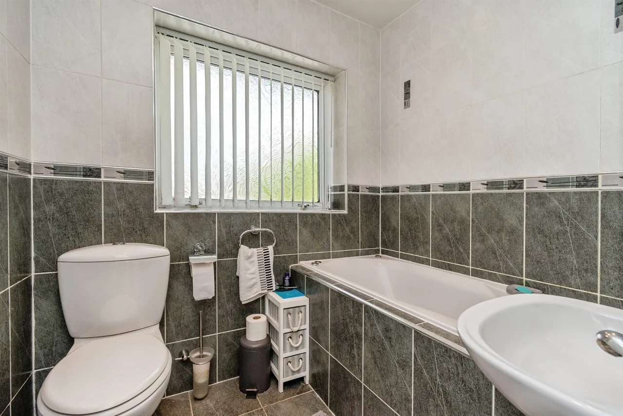 Poplar Avenue, Bentley, Walsall, photo 12