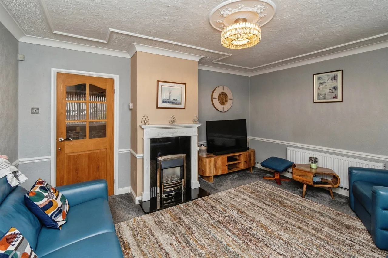 Poplar Avenue, Bentley, Walsall, photo 3
