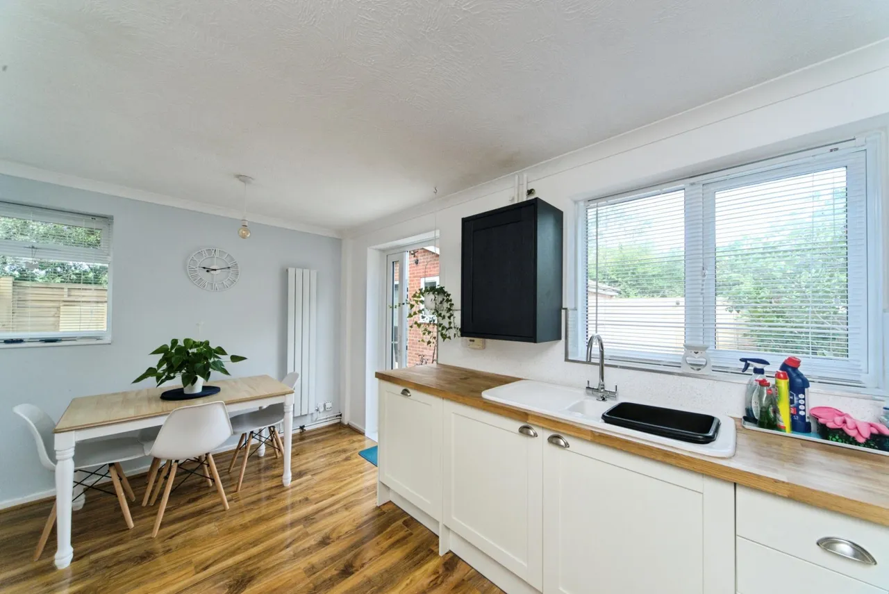 Windsor Close, Eastbourne, BN23, photo 12