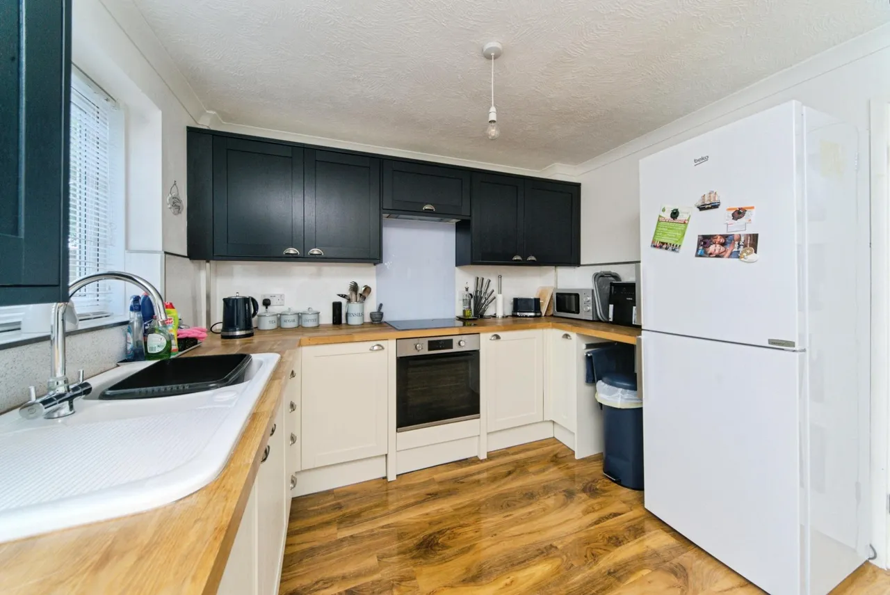 Windsor Close, Eastbourne, BN23, photo 10