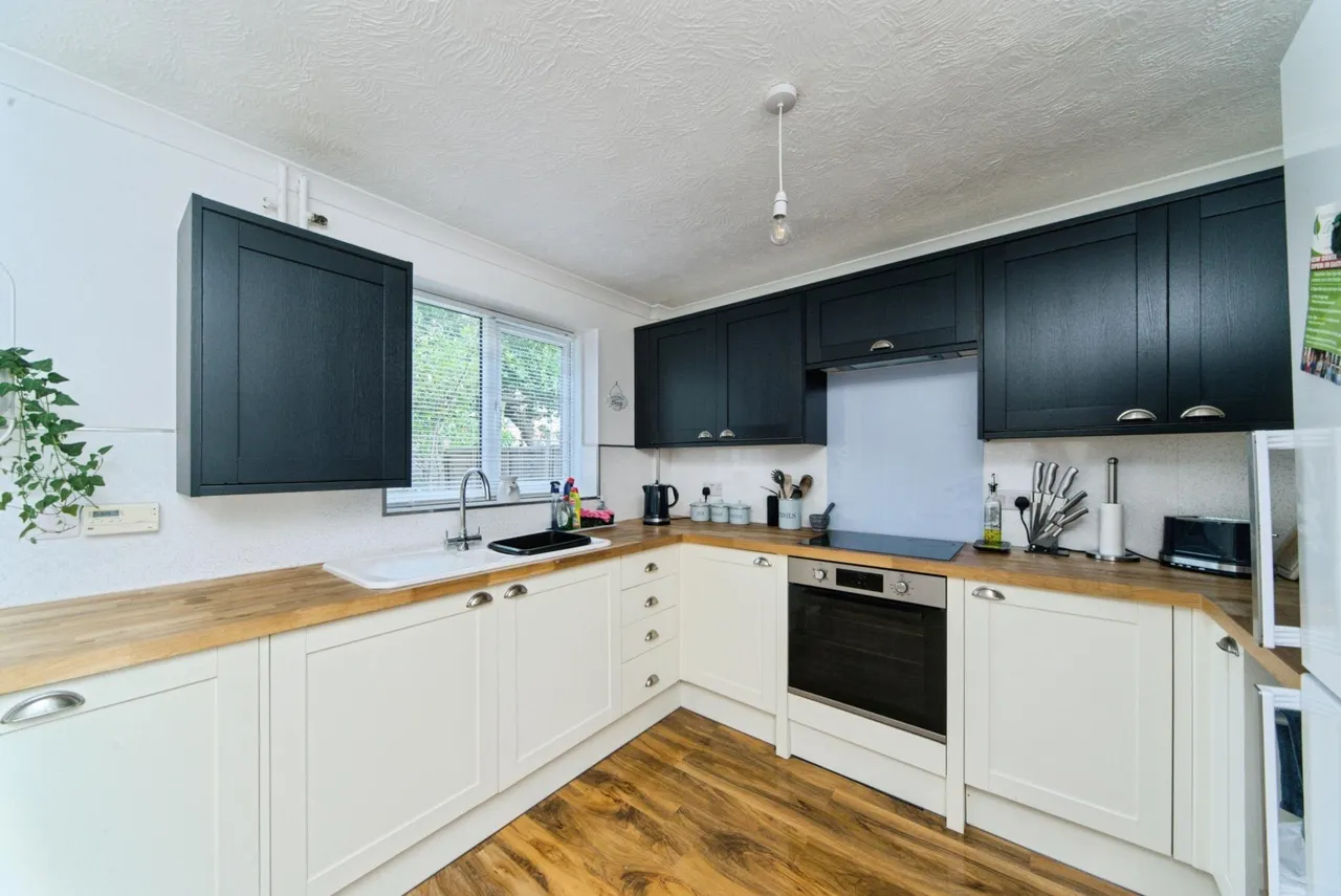 Windsor Close, Eastbourne, BN23, photo 11