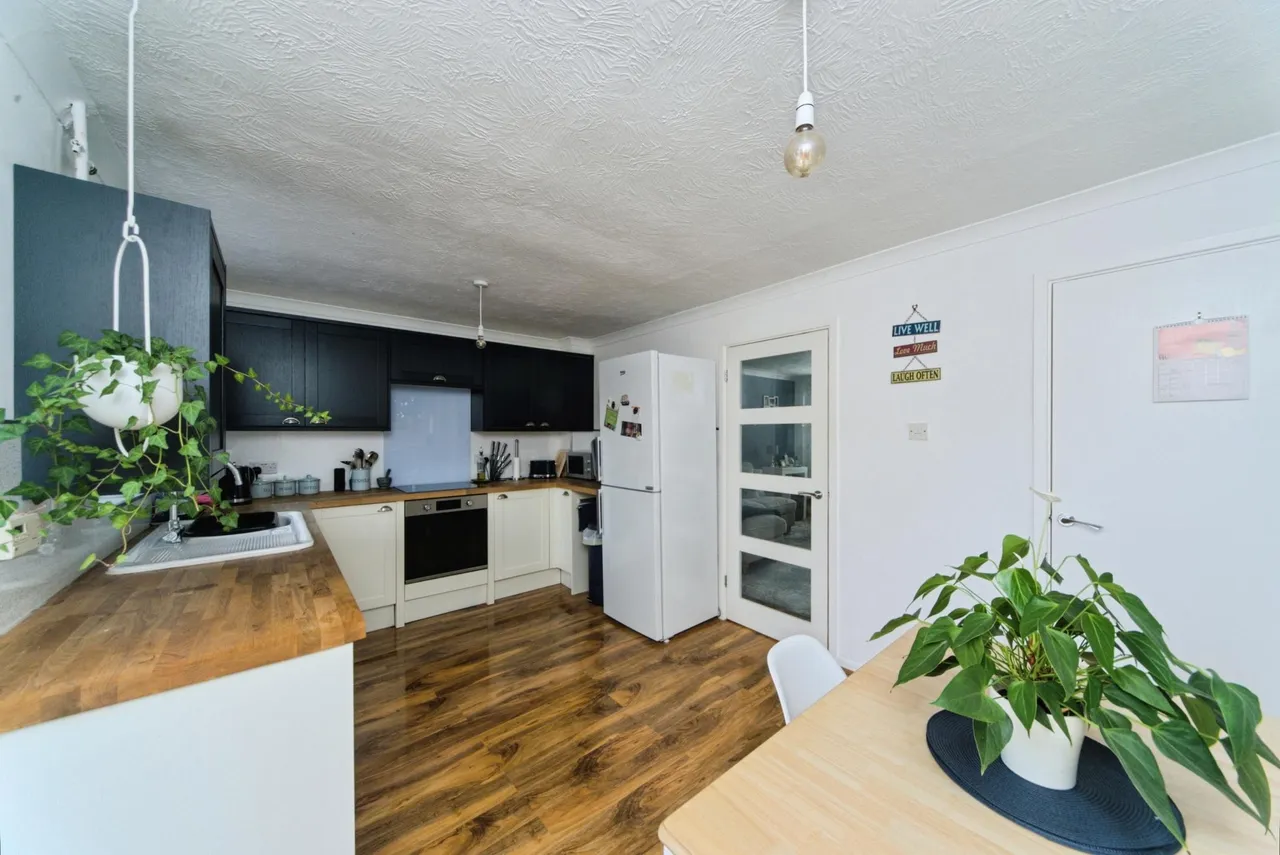 Windsor Close, Eastbourne, BN23, photo 9