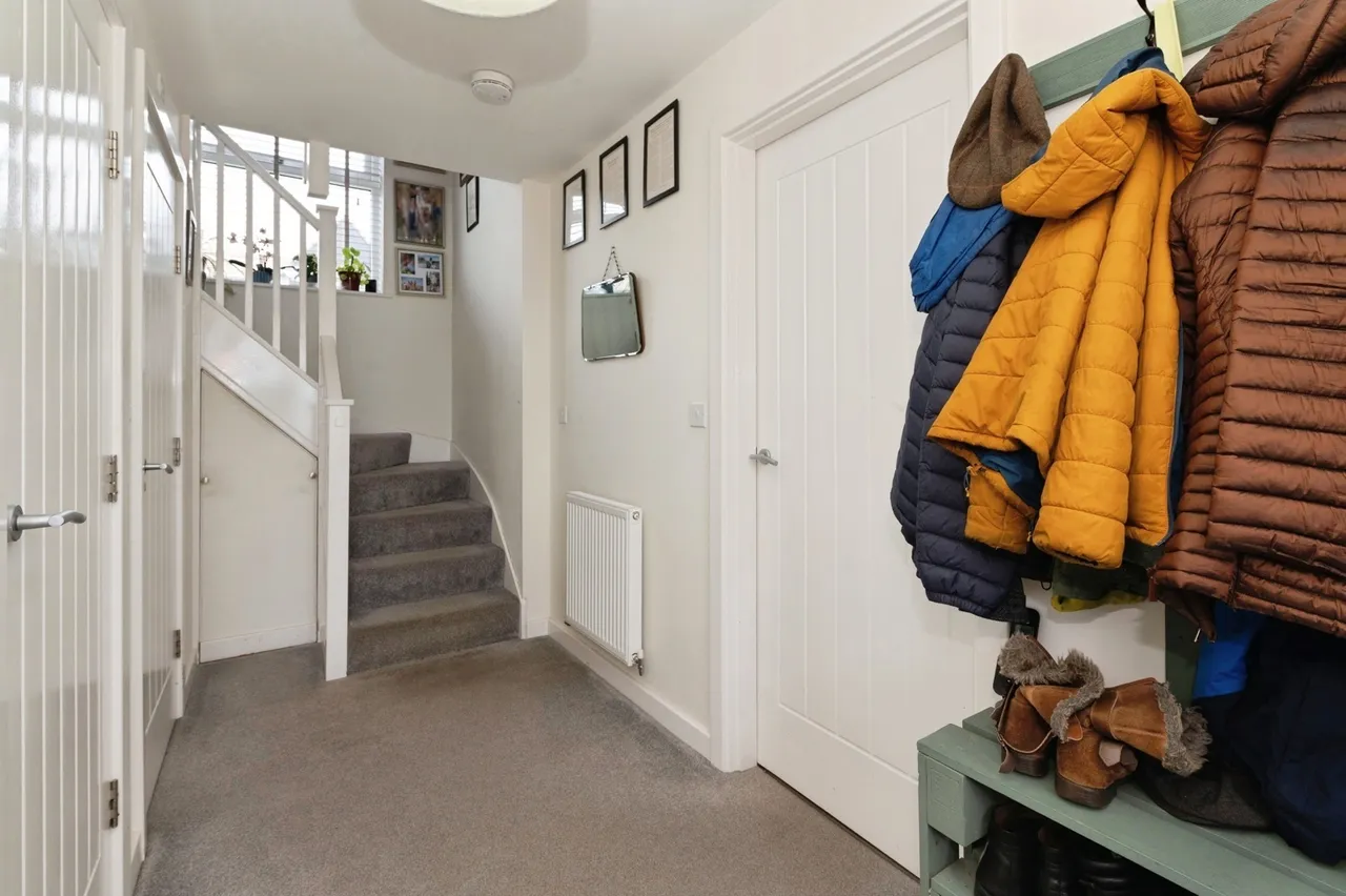 Paddocks Close, ROCHFORD, Essex, SS4, photo 16