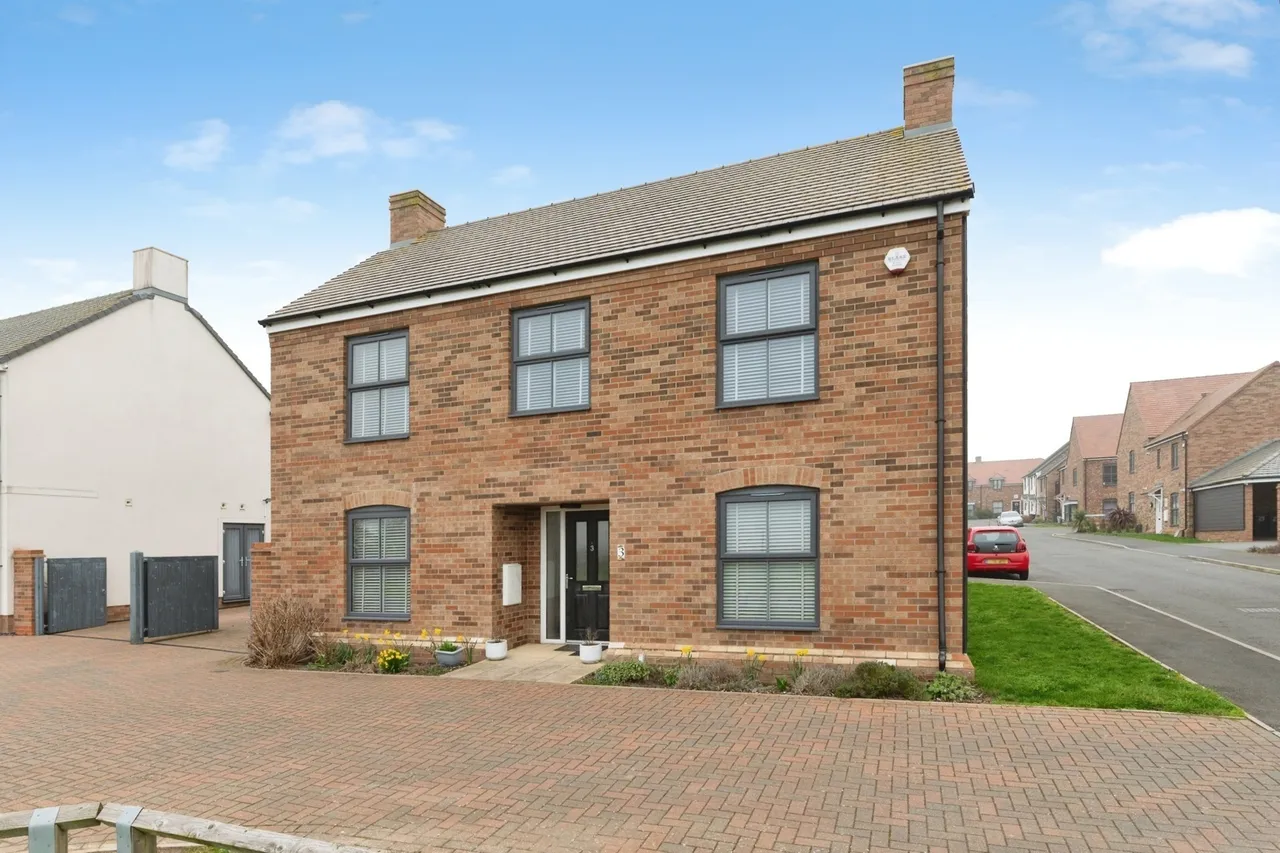 4 bed house for sale — Paddocks Close, ROCHFORD, Essex, SS4