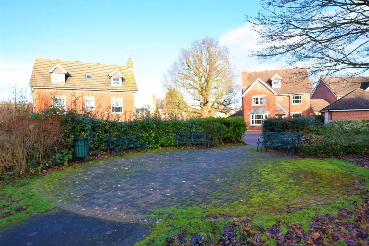 Wade Court, Hatherley, photo 10