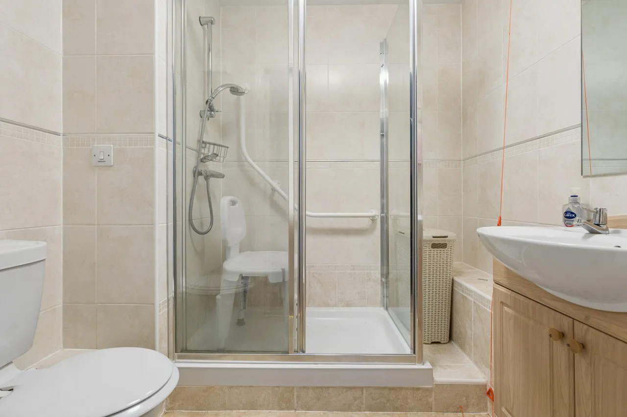 Holtsmere Close, Watford, WD25, photo 9