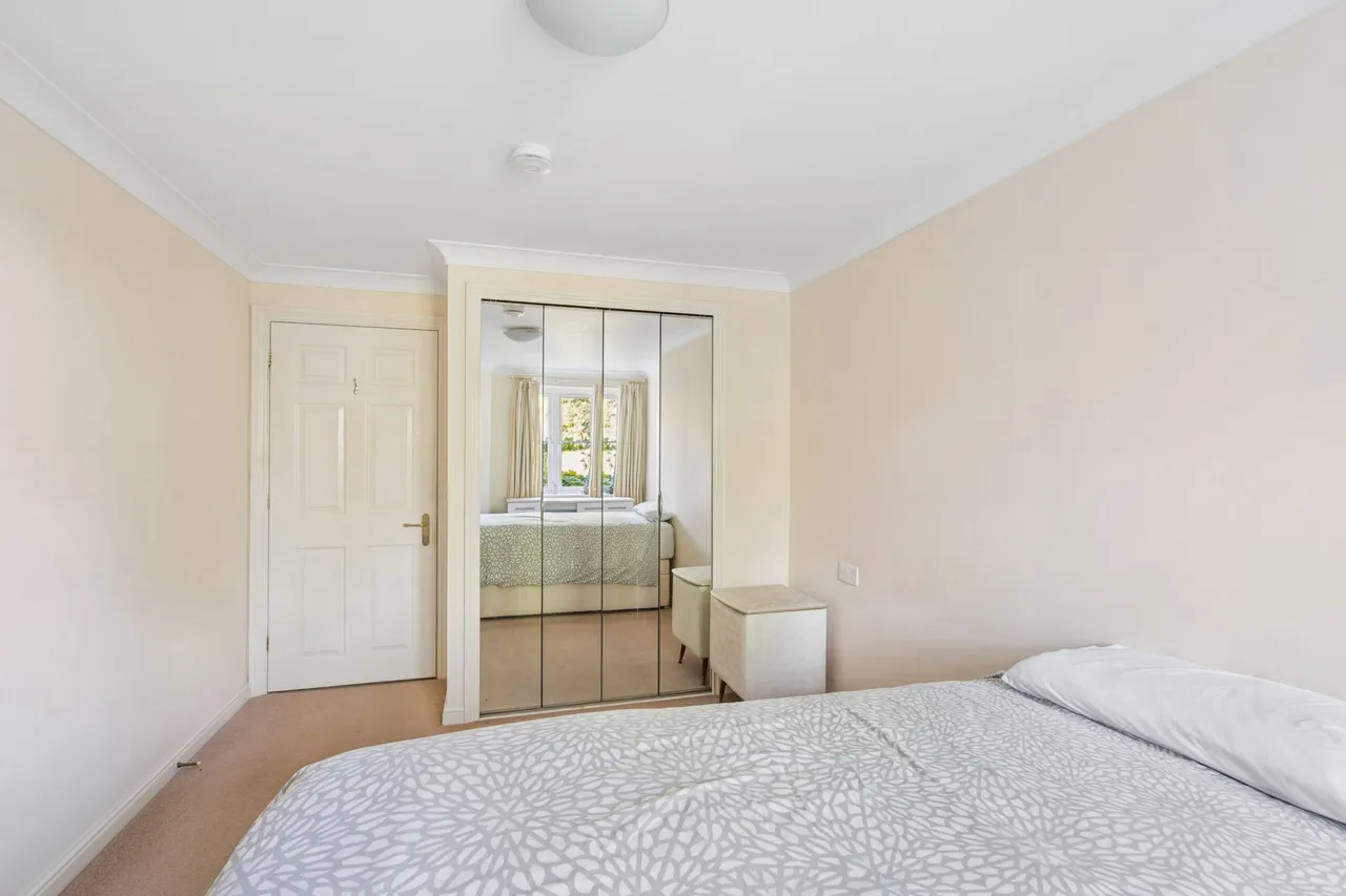 Holtsmere Close, Watford, WD25, photo 8