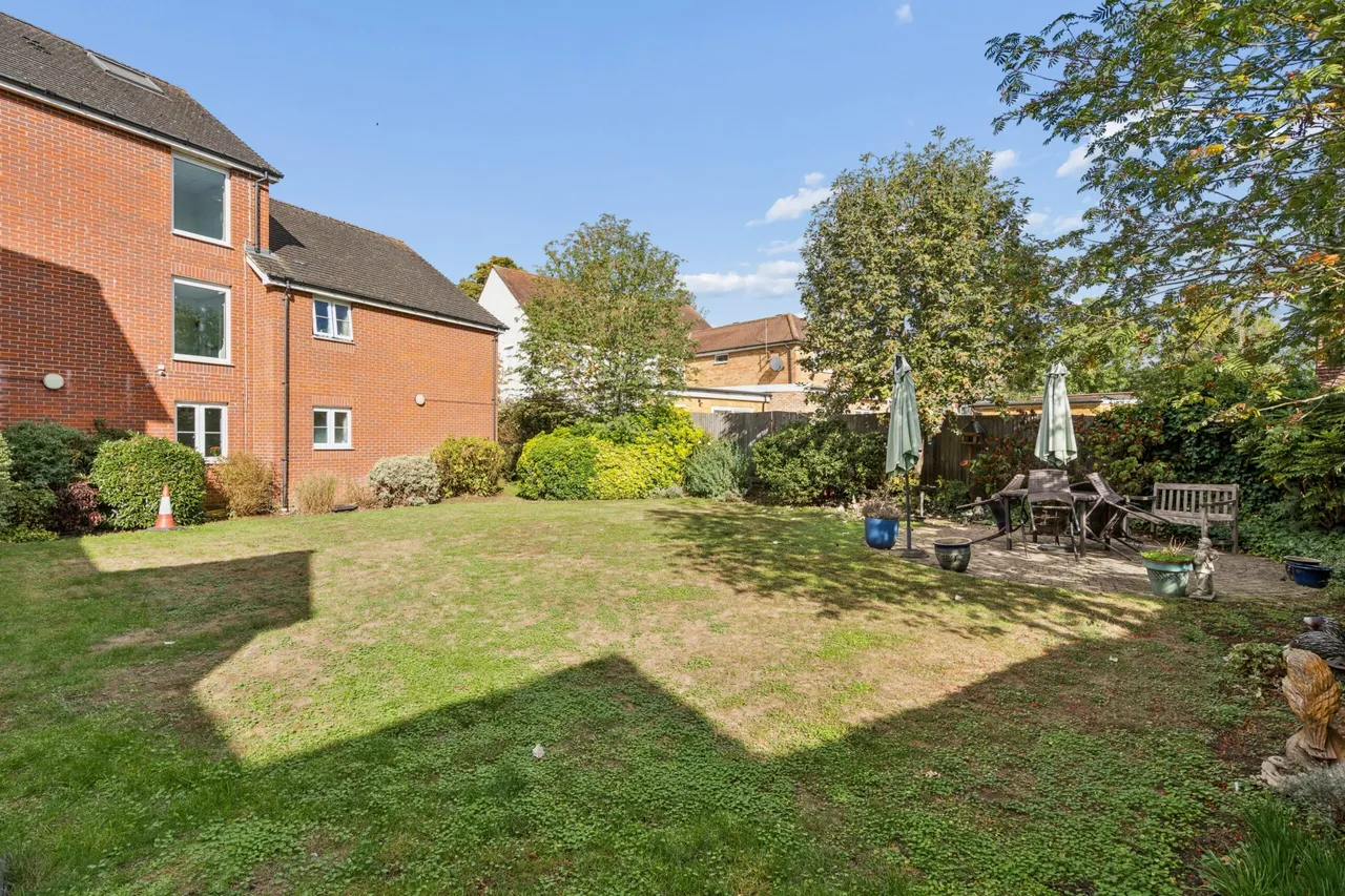 Holtsmere Close, Watford, WD25, photo 10