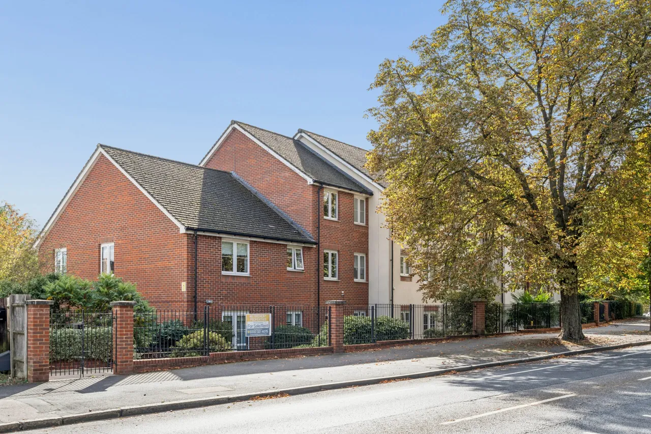 Holtsmere Close, Watford, WD25, photo 12